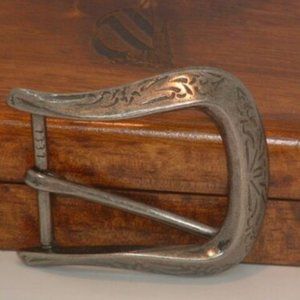 Women’s Fancy Engraved Metal Belt Buckle